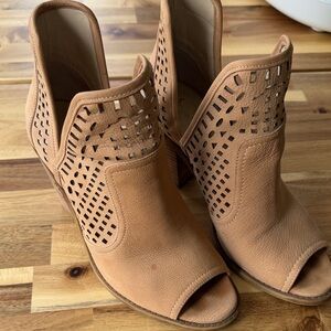 Jessica Simpson Tan Laser-Cut Peep-Toe Cherrell Booties